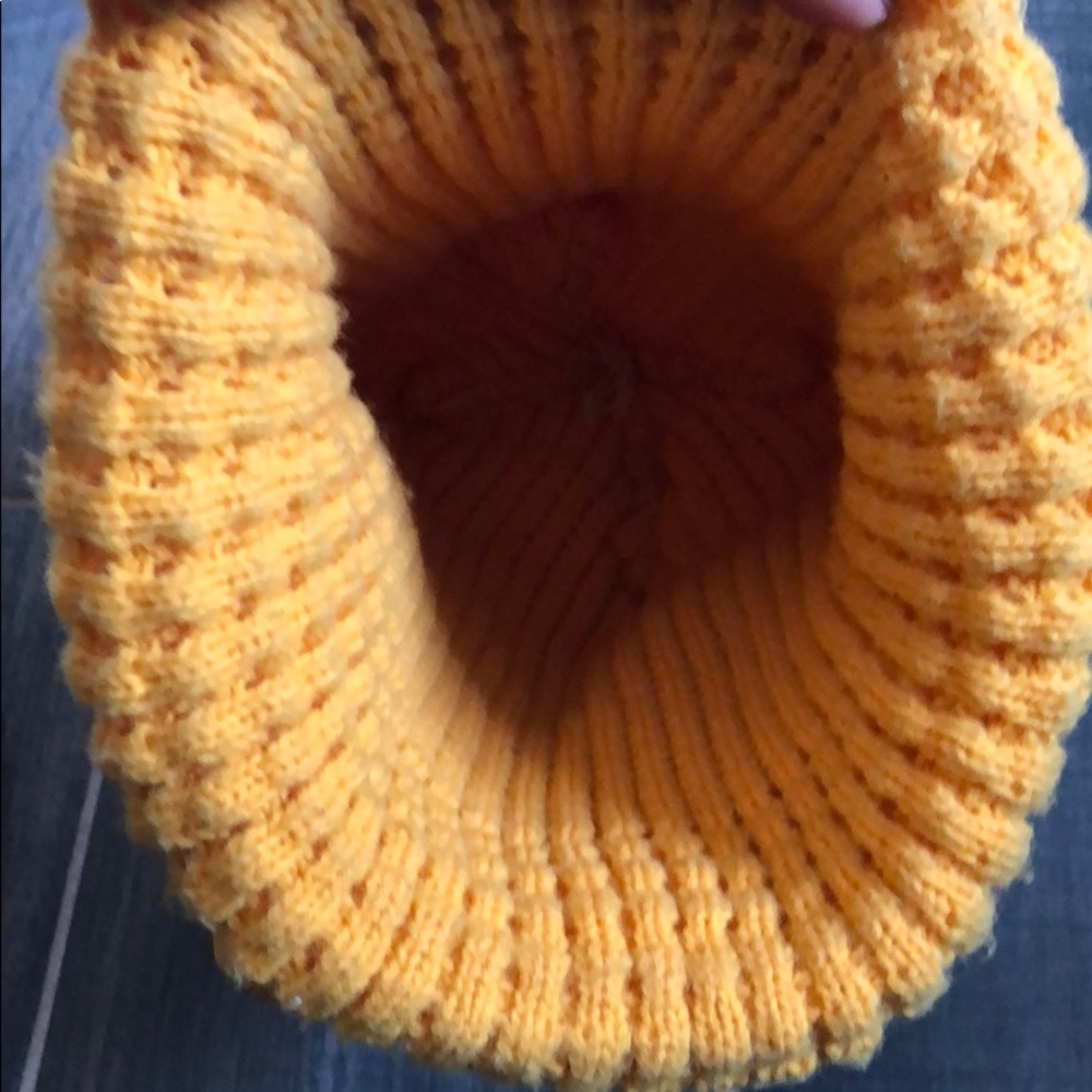 Knit beanie - Picture 3 of 6